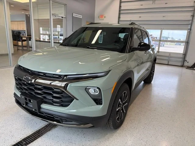 New 2026 Cacti Green Chevrolet ACTIV image 9