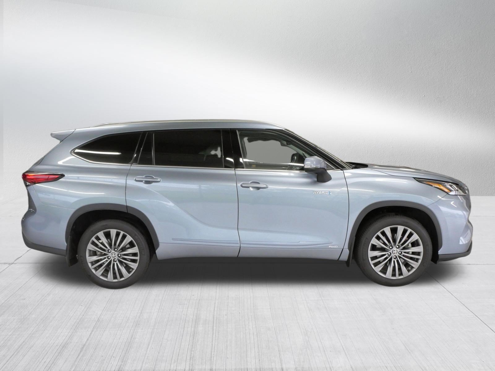 Certified Used 2020 Moon Dust Toyota Hybrid Platinum image 9