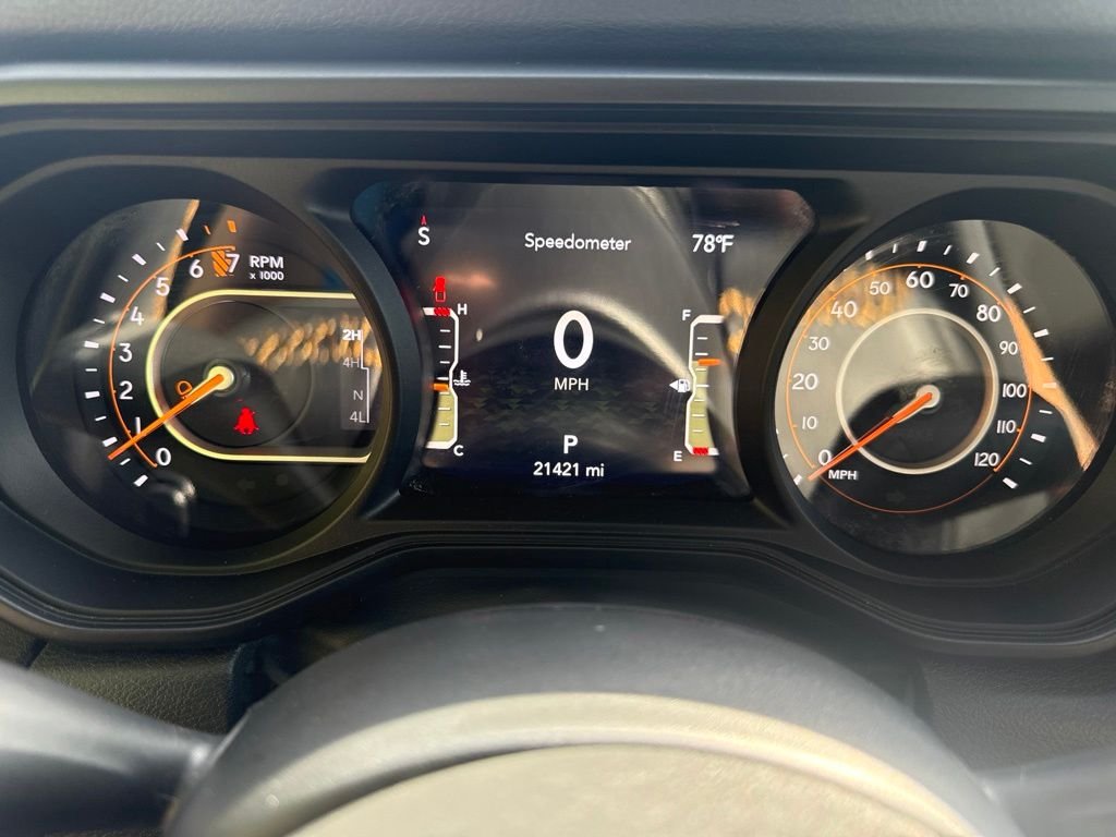 Used 2024 Green Jeep Sport S image 27