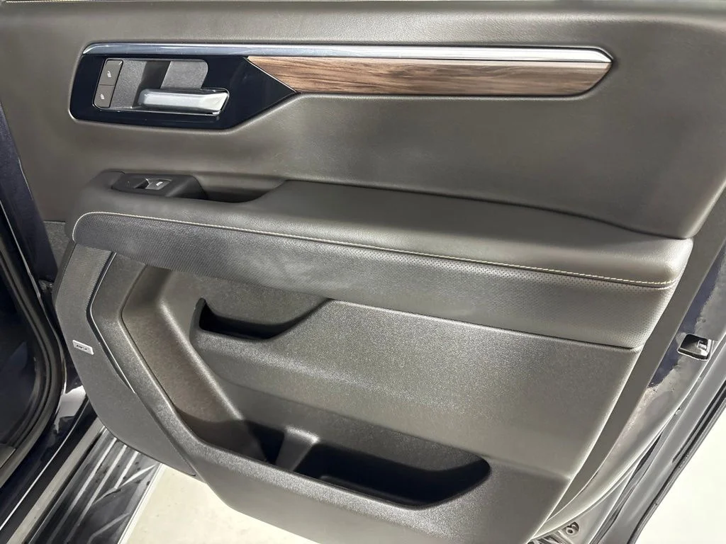 Used 2025 Gray Chevrolet Premier image 22