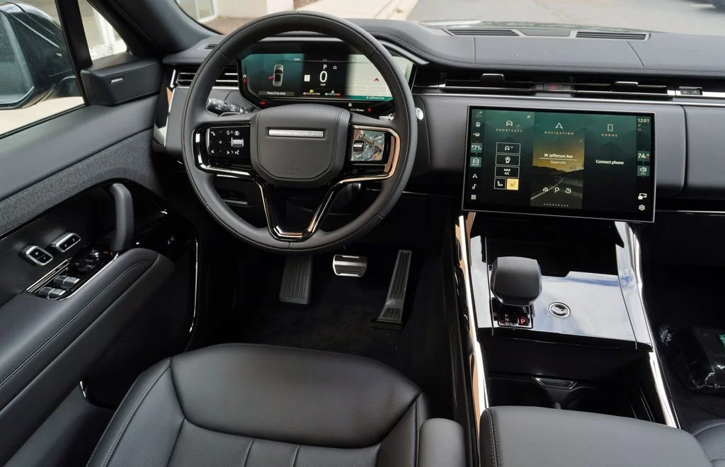 New 2026 Carpathian Grey Land Rover Dynamic SE image 17
