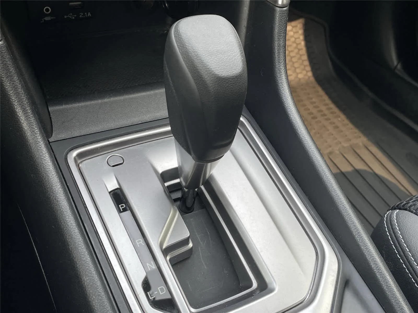 Used 2020 Magnetite Gray Metallic Subaru Premium image 25