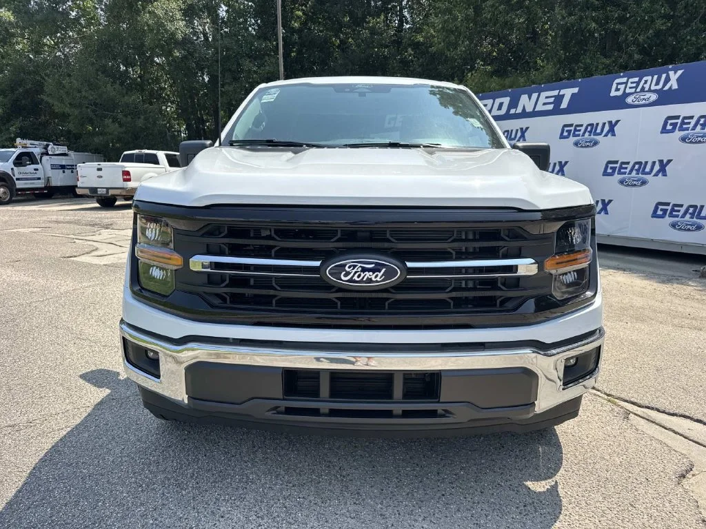 New 2026 Oxford White Ford XLT image 5