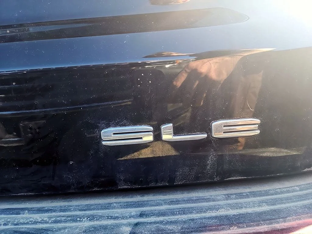 Used 2023 Onyx Black GMC SLE image 15