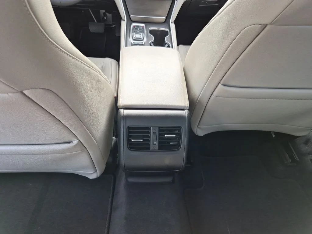 Used 2019  Honda Touring image 32