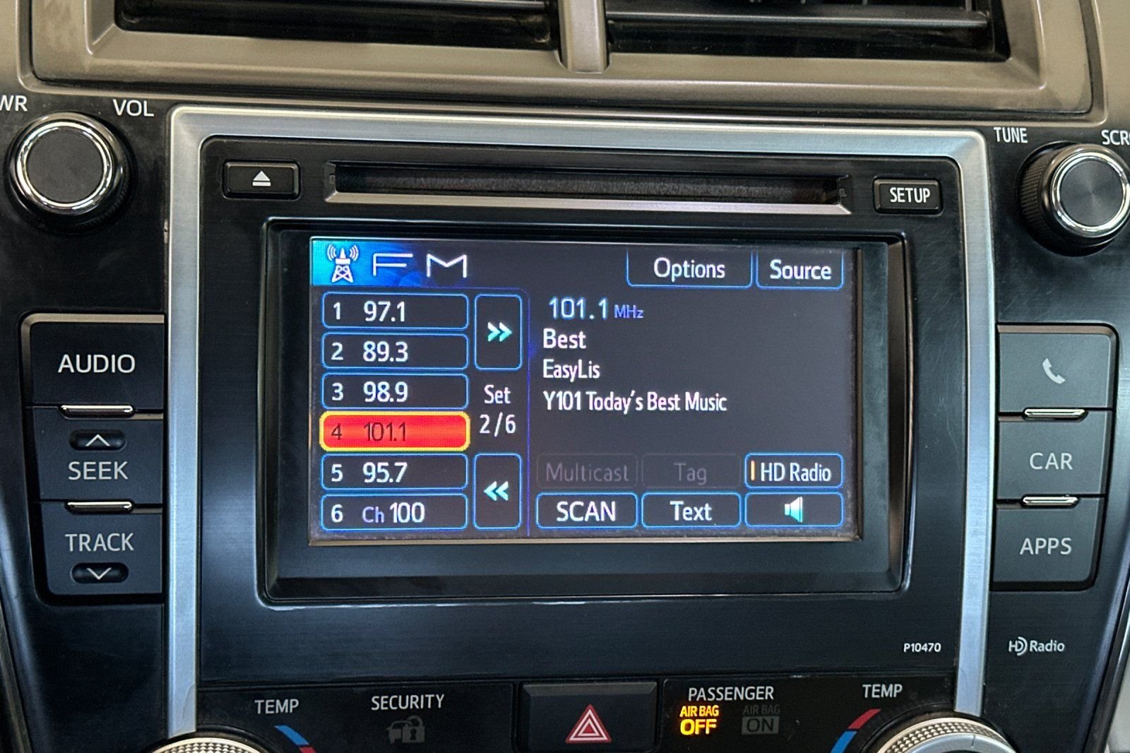Used 2014 Silver Toyota XLE image 19