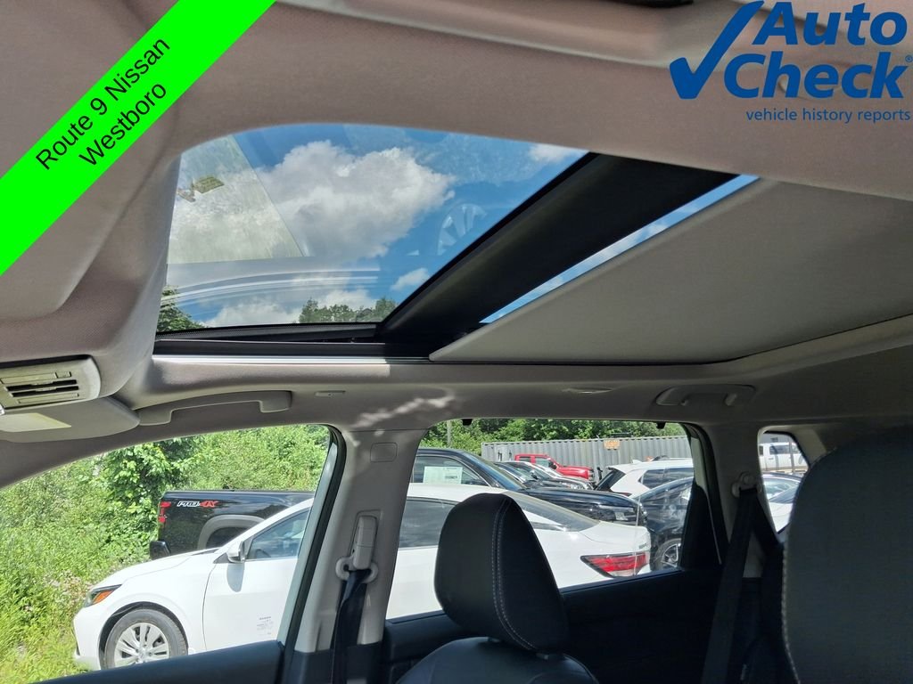Used 2024 White Nissan SL image 13