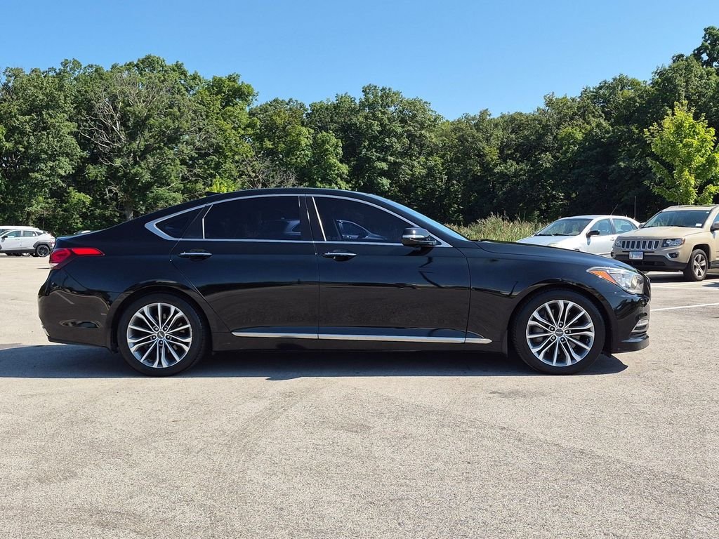Used 2016 Black Hyundai 3.8 image 8