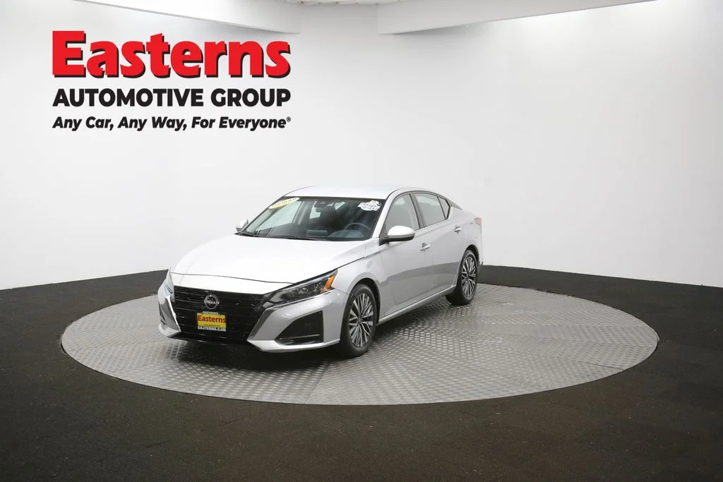 Used 2023 Silver Nissan 2.5 SV image 54