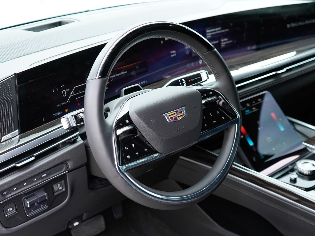 Used 2025 Crystal White Tricoat Cadillac 4WD Premium Luxury image 18