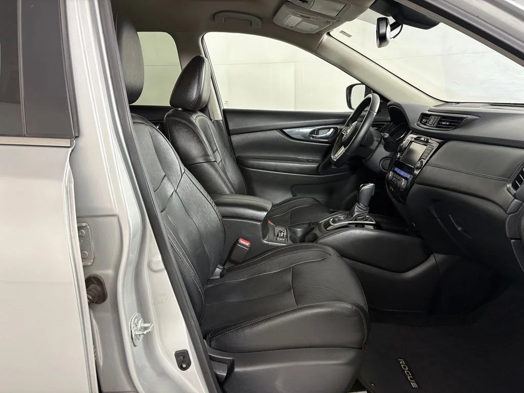 Used 2018 Silver Nissan Hybrid SL image 43