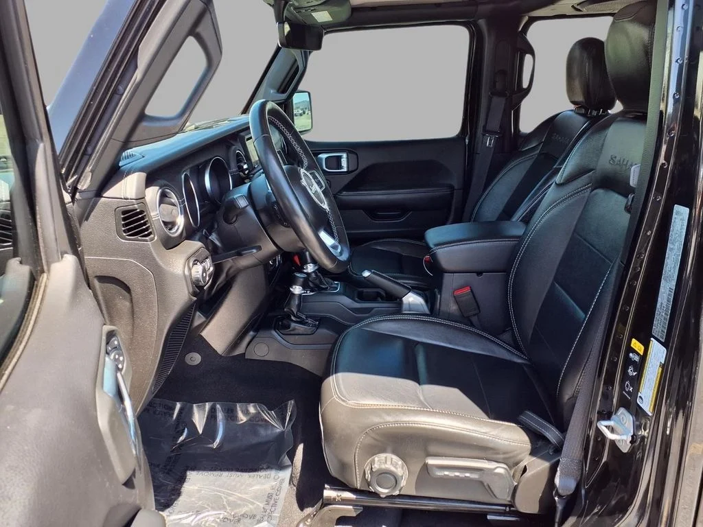 Used 2022 Black Jeep Unlimited Sahara image 23