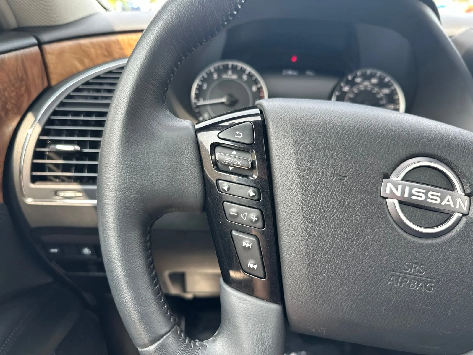 Used 2023 Blue Nissan SL image 57