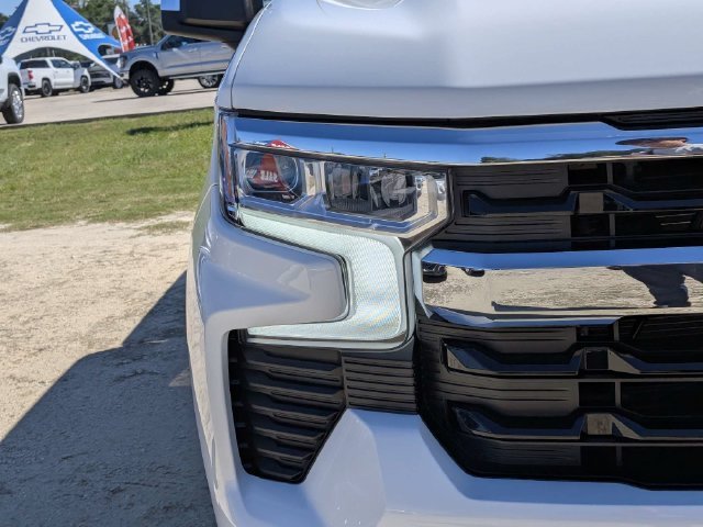 New 2026 Summit White Chevrolet LT image 9