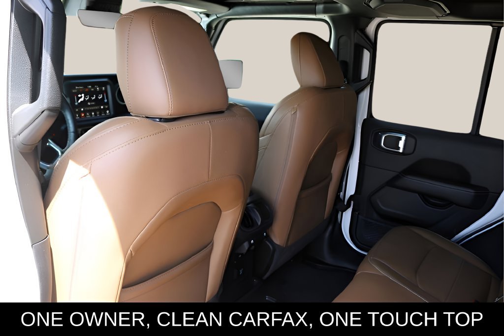 Used 2023 White Jeep Sahara image 13