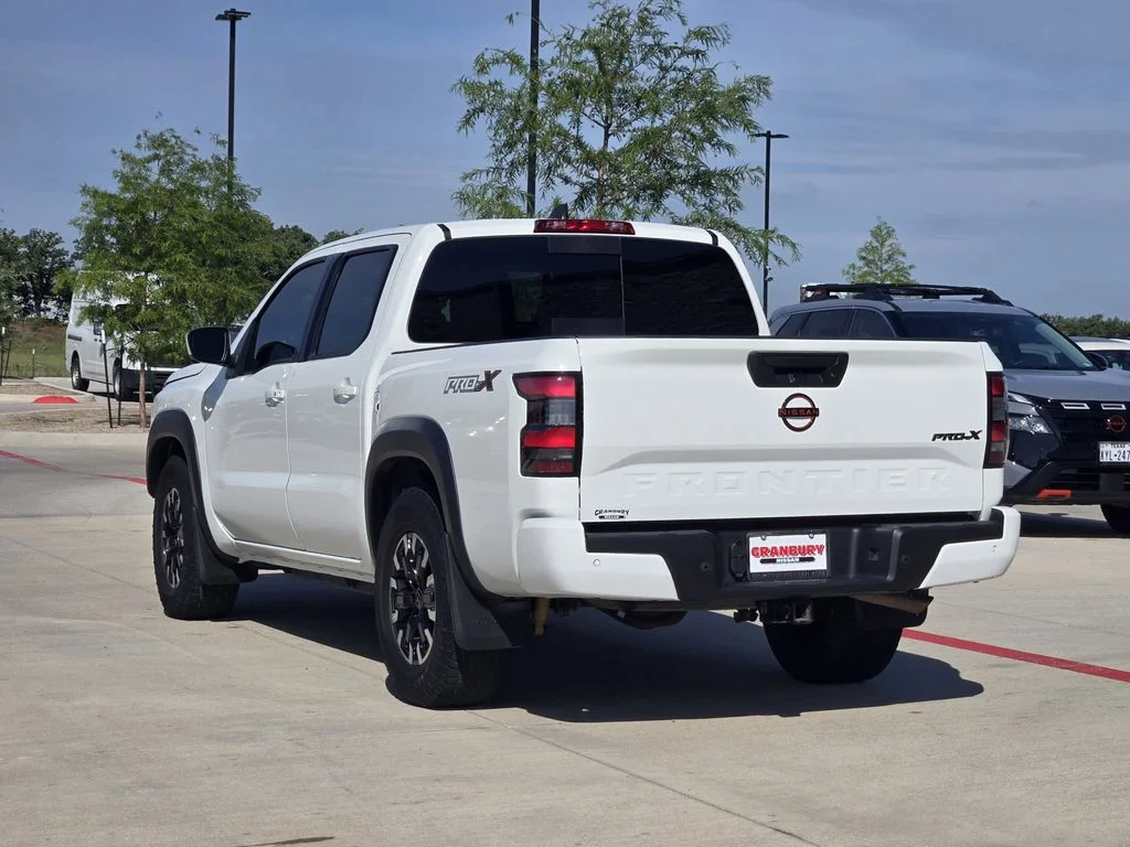 Used 2024 White Nissan PRO-X image 4