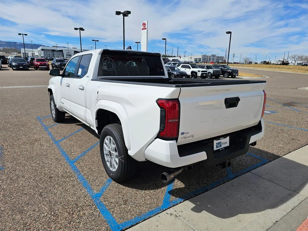 2026 Toyota Tacoma SR5 - Photo 8