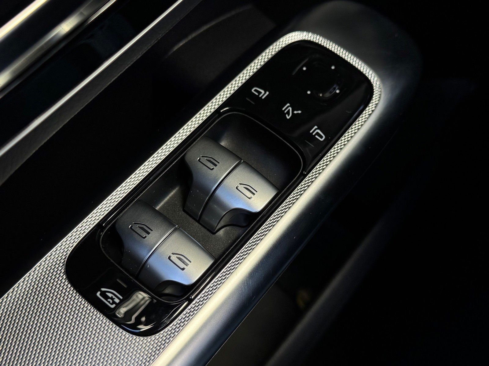 New 2026 Polar White Mercedes-Benz GLC 300 image 21
