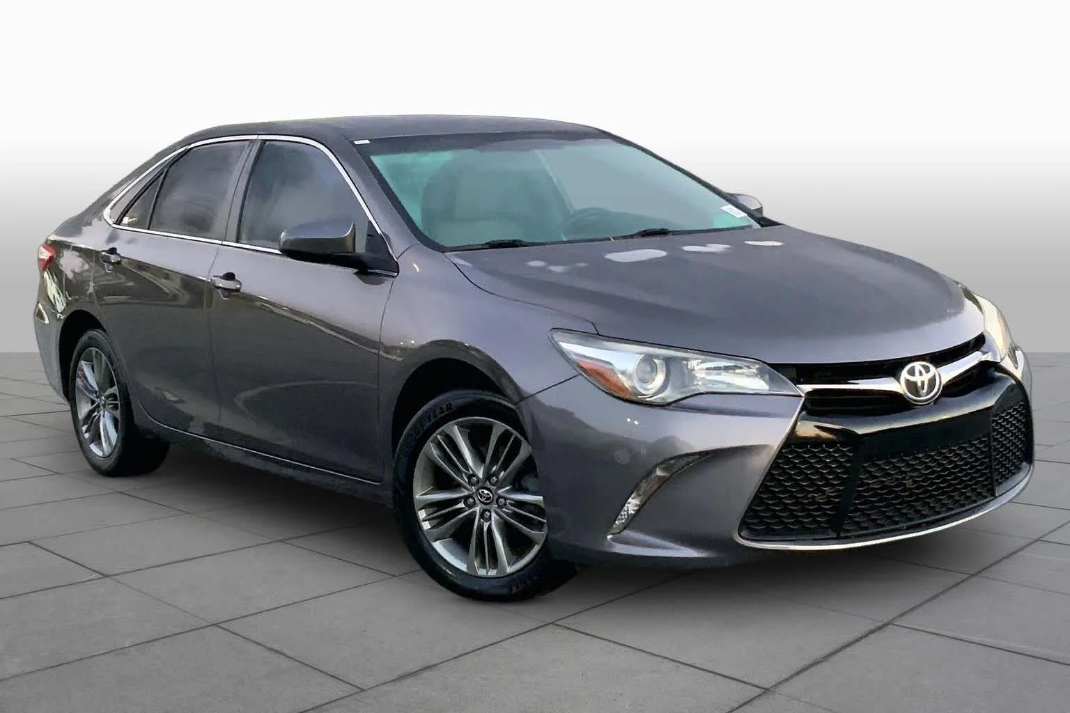 Used 2017 Predawn Gray Mica Toyota SE image 3
