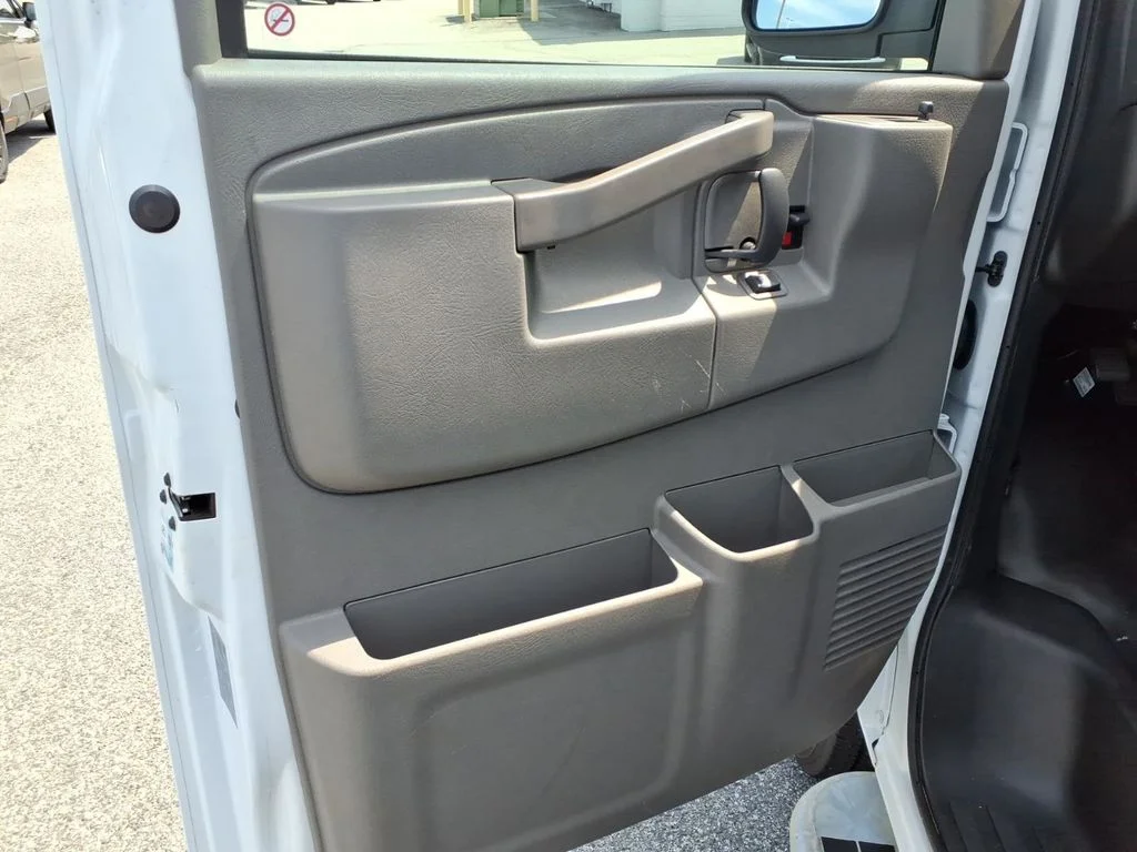 Used 2025 White Chevrolet Work Van image 19