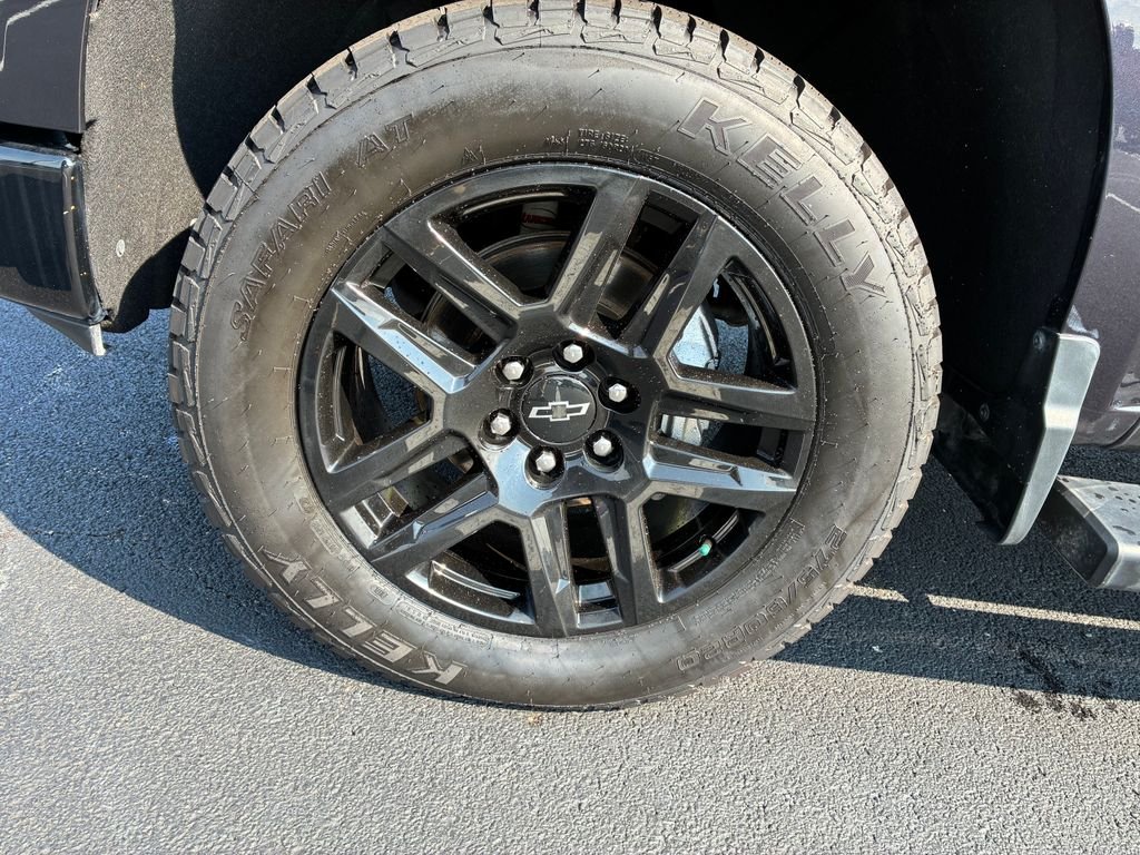 Used 2022 Gray Chevrolet LT Trail Boss image 7