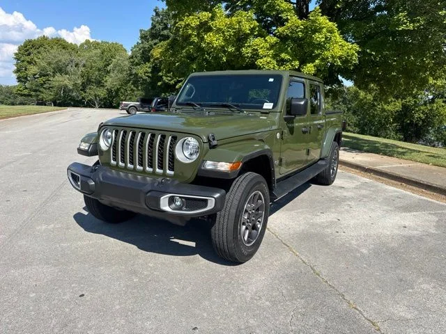 Used 2022 Green Jeep Overland image 3