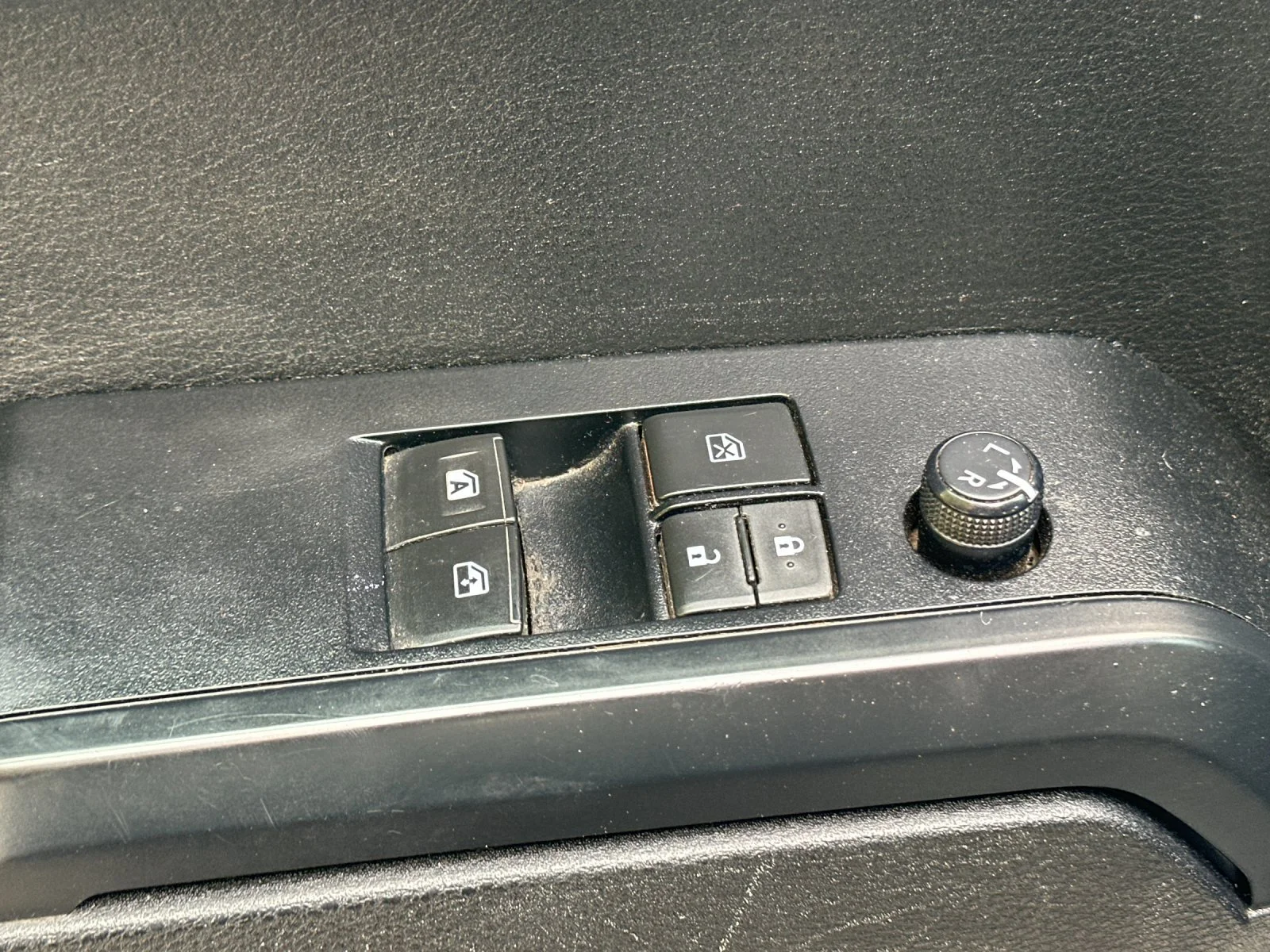Used 2022 White Toyota SR image 11