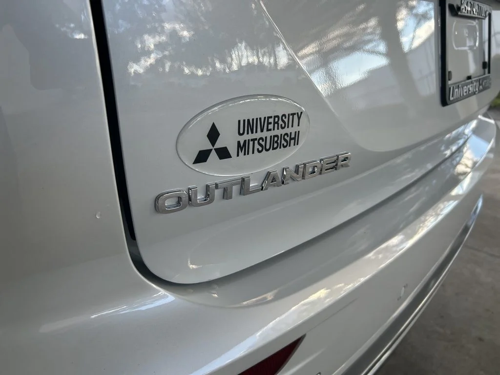 New 2026 White Mitsubishi SE image 18