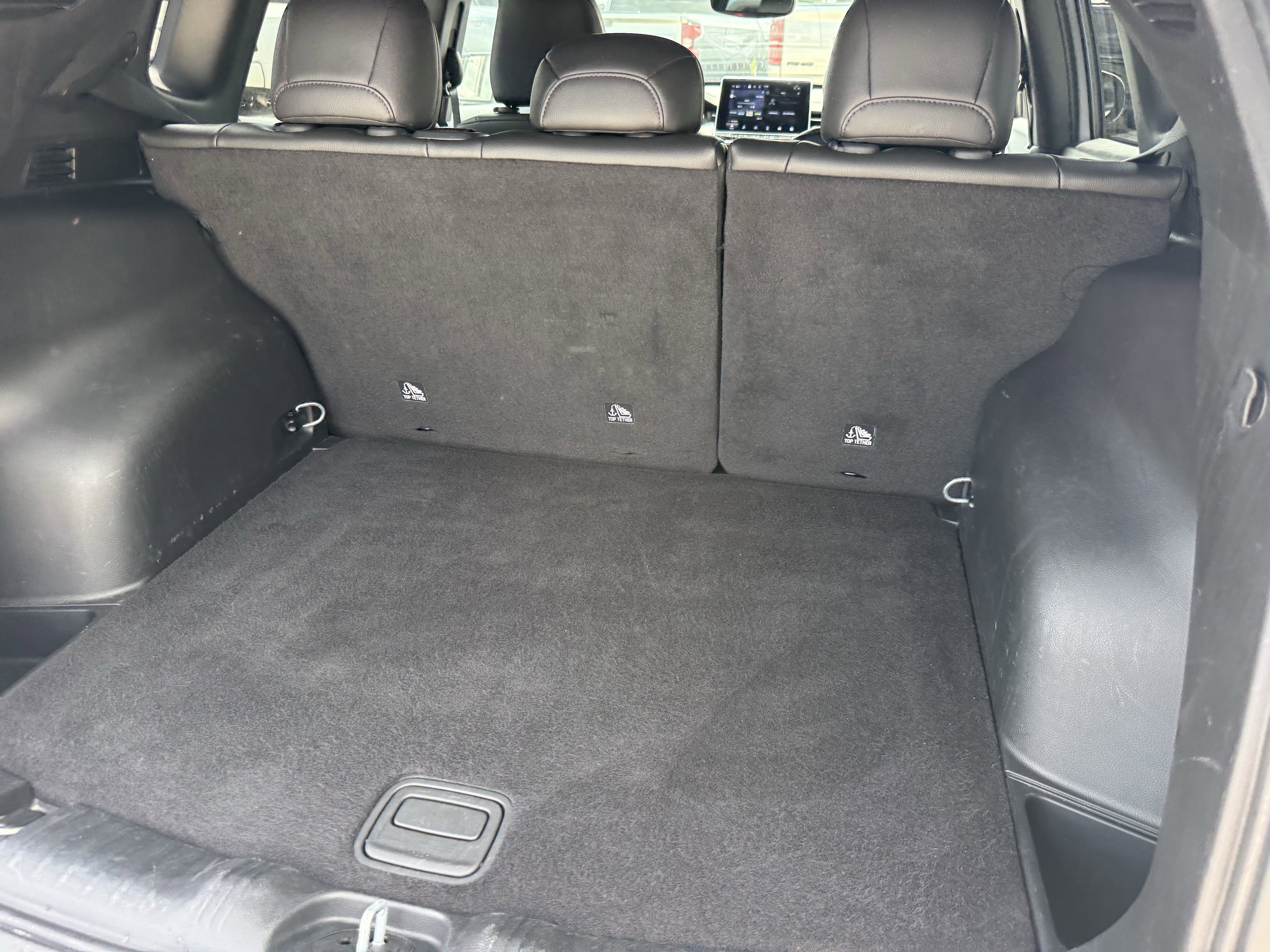 Used 2025 Silver Zynith Metallic Clearcoat Jeep  image 30