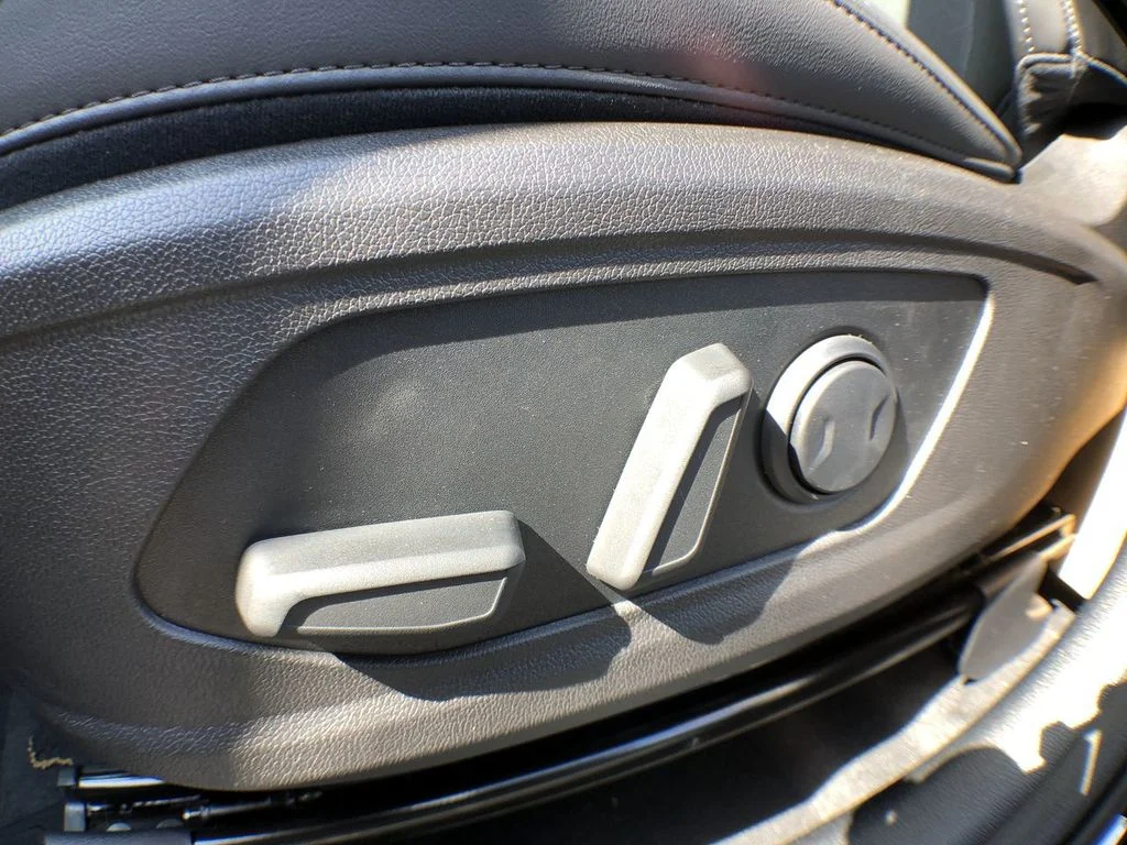 Used 2022 Black Kia SX image 45