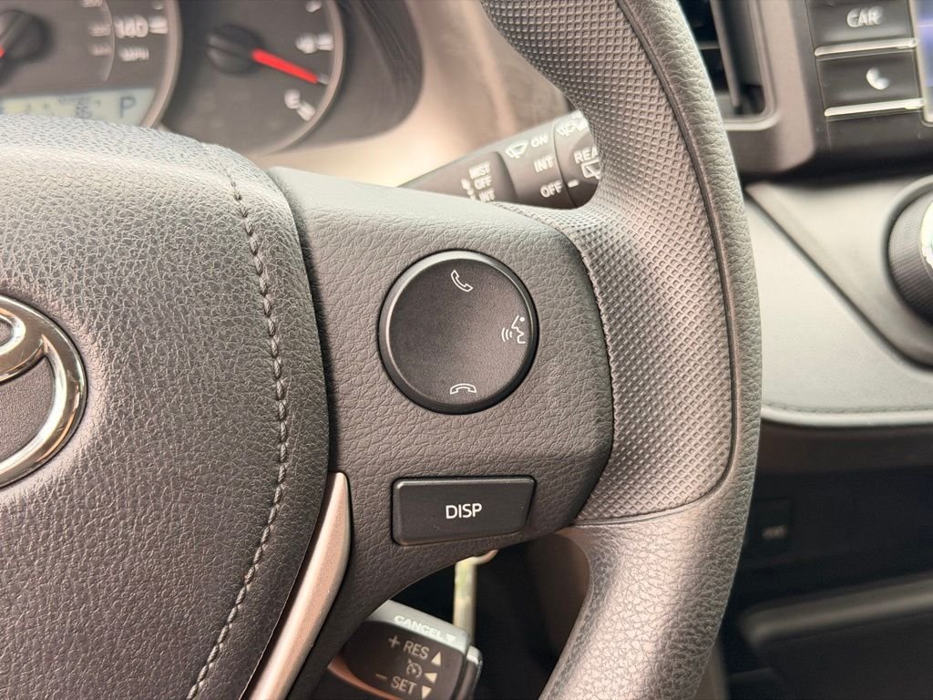 Used 2016 Silver Toyota LE image 28