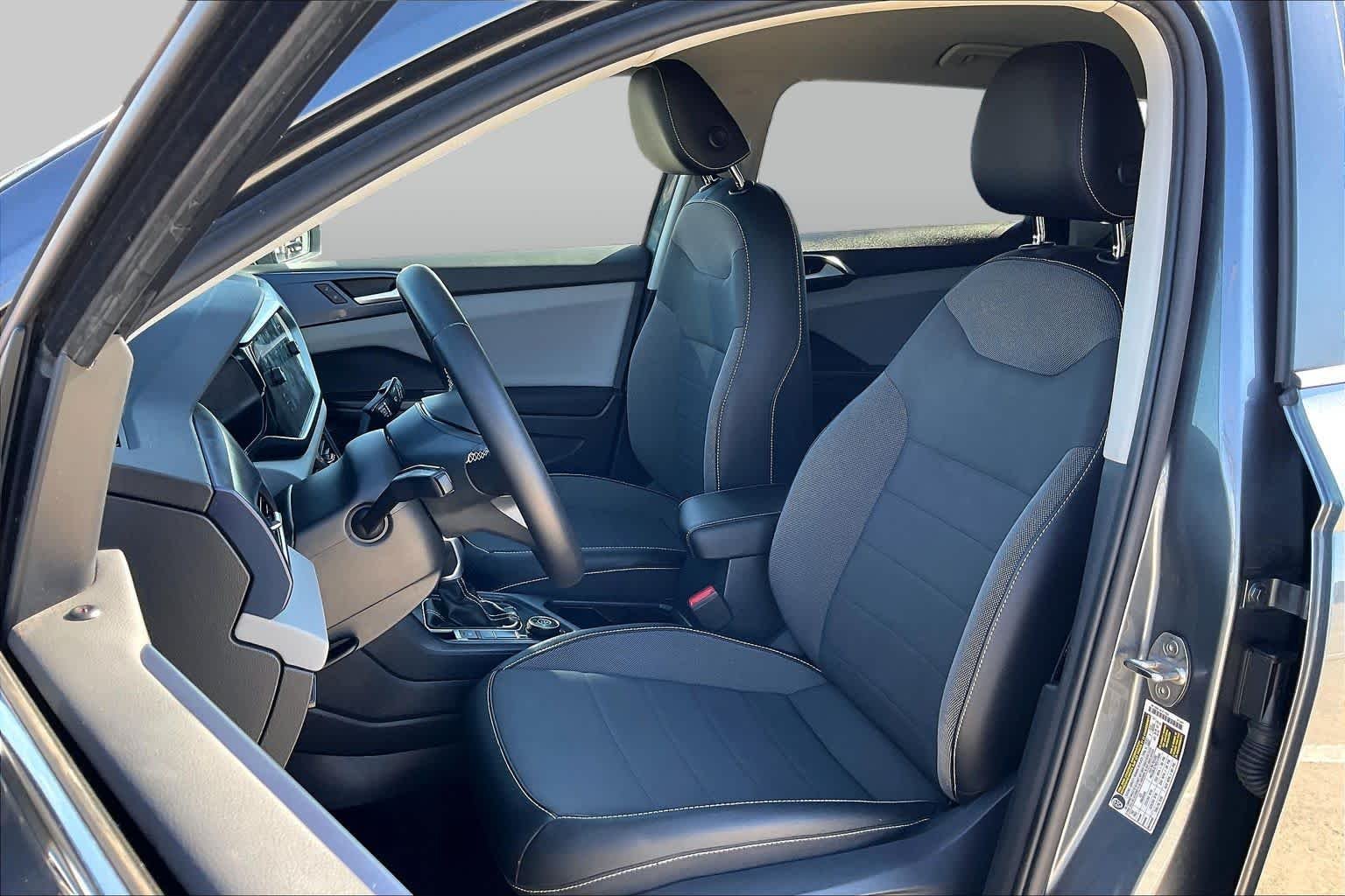 Used 2022 Platinum Gray Metallic Volkswagen SE image 8