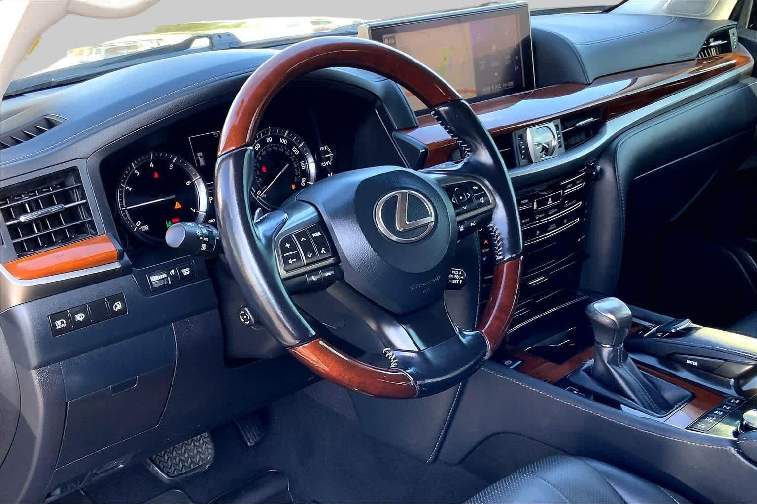 Certified Used 2019 Black Onyx Lexus  image 16