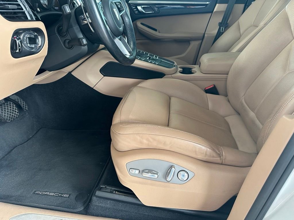 Used 2020  Porsche S image 14