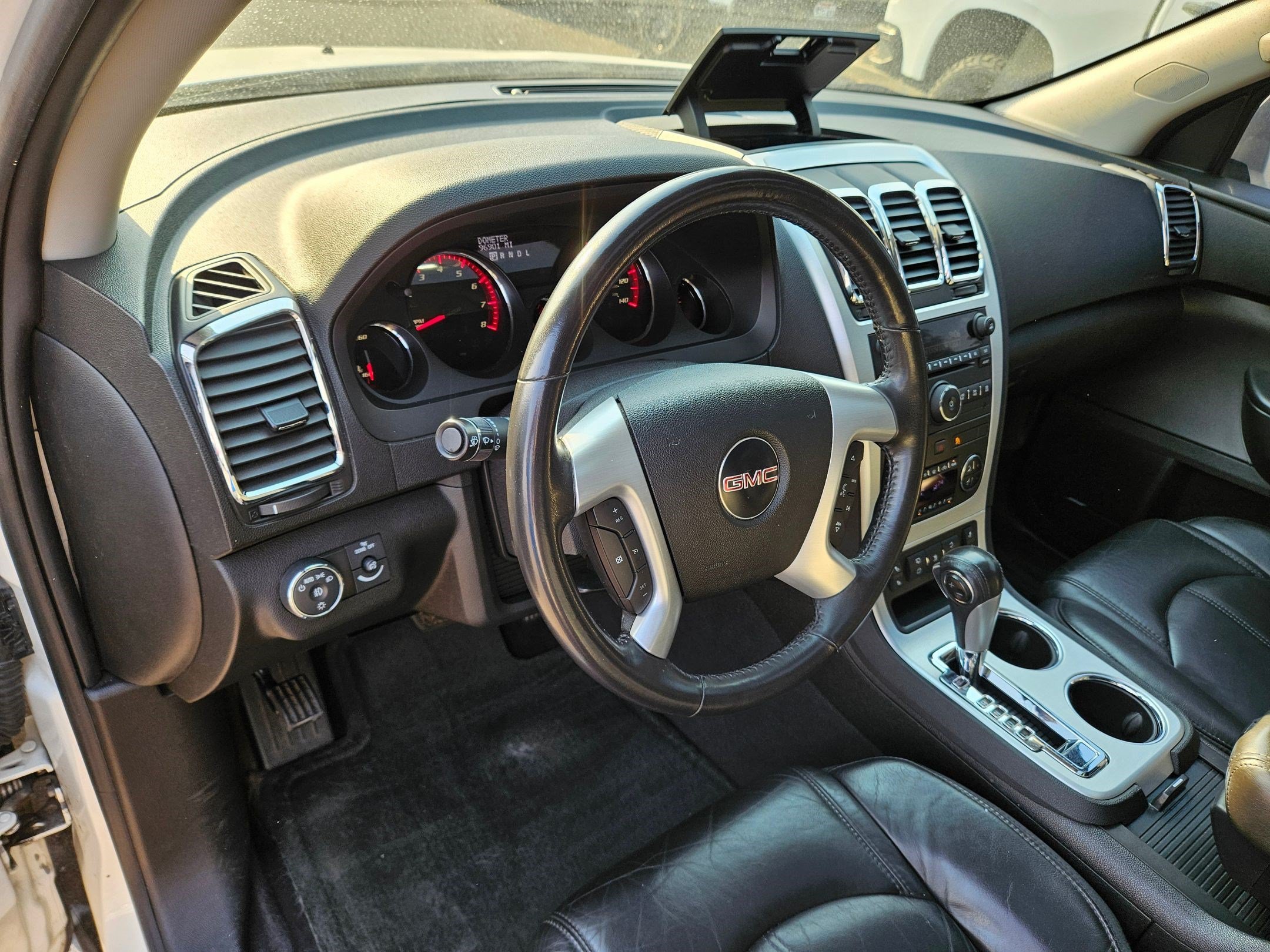 Used 2010 White Diamond Tricoat GMC SLT1 image 14