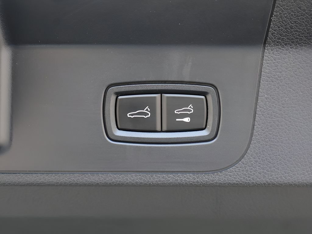 Used 2023 Aventurine Green Metallic Porsche 4 Platinum Edition image 16
