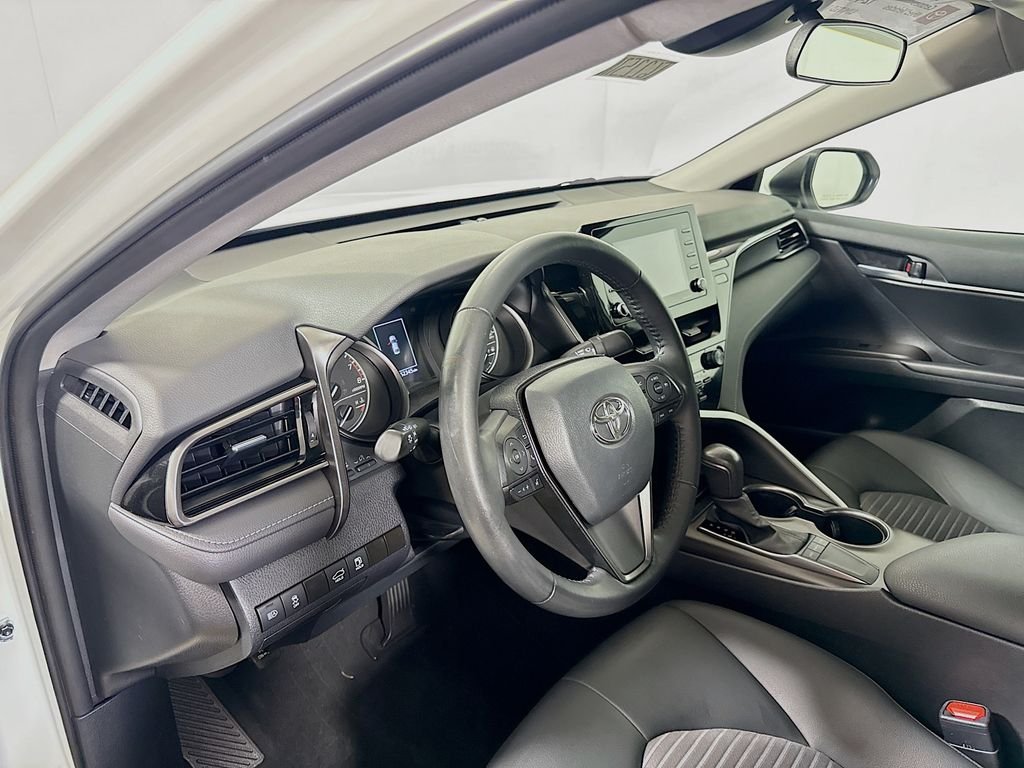 Used 2024 Ice Cap Toyota SE image 9