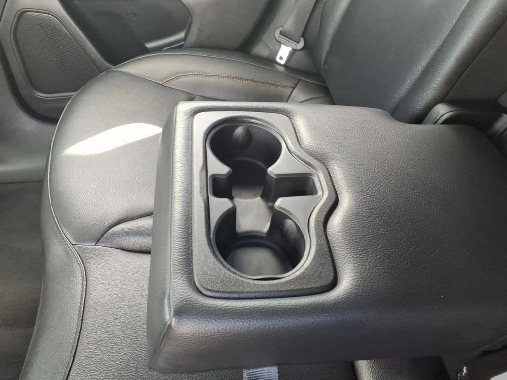 Used 2024 White/off-white Jeep Limited image 10