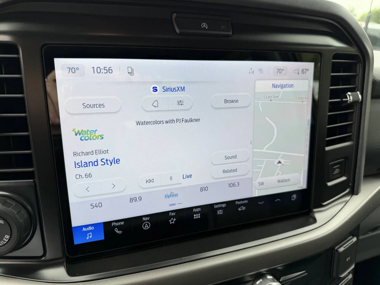 New 2026 Oxford White Ford XLT image 3