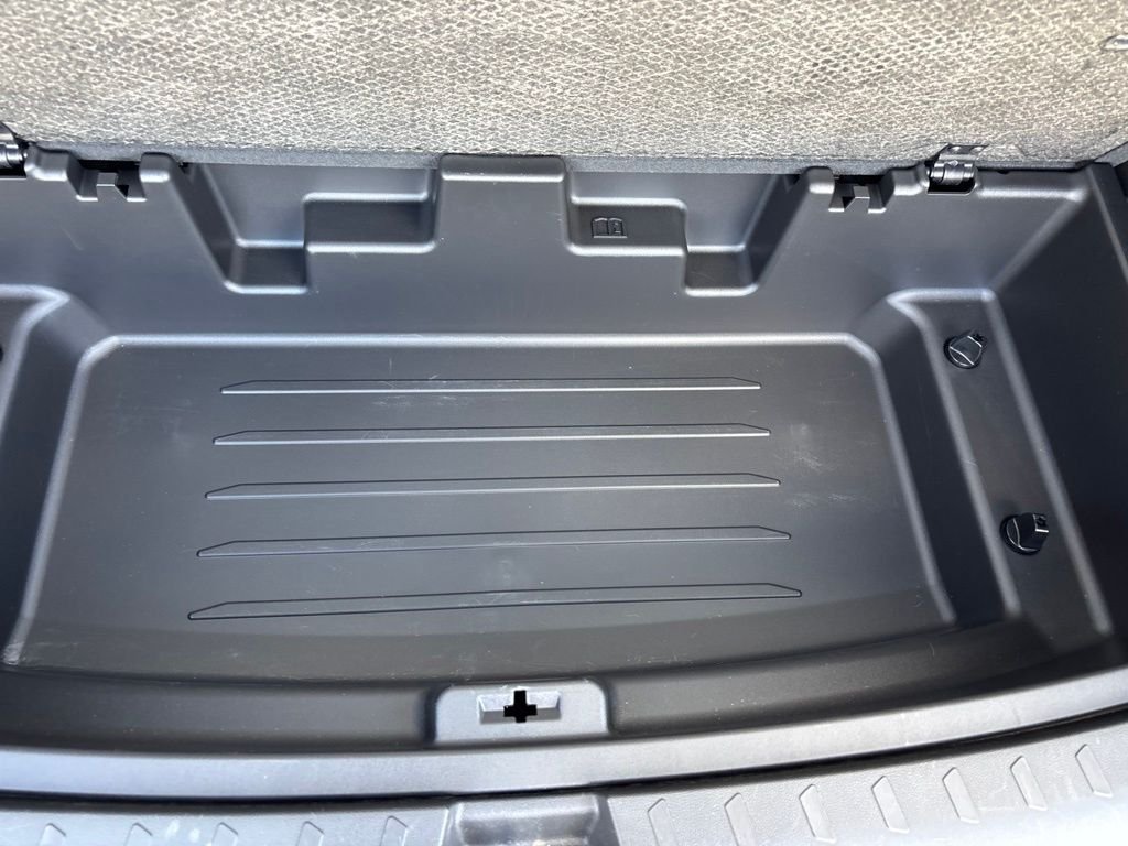 Used 2024 Black Chevrolet LT Cloth image 39