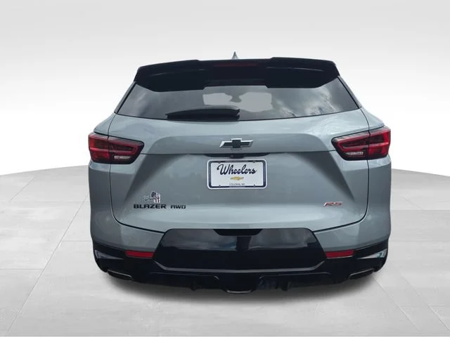 Used 2023 Sterling Gray Metallic Chevrolet RS image 4
