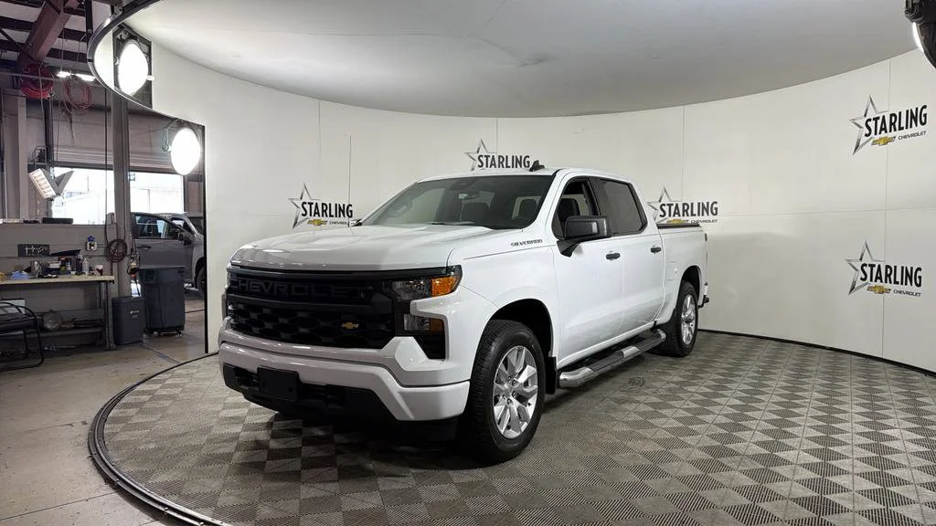 Used 2024 Summit White Chevrolet Custom image 17