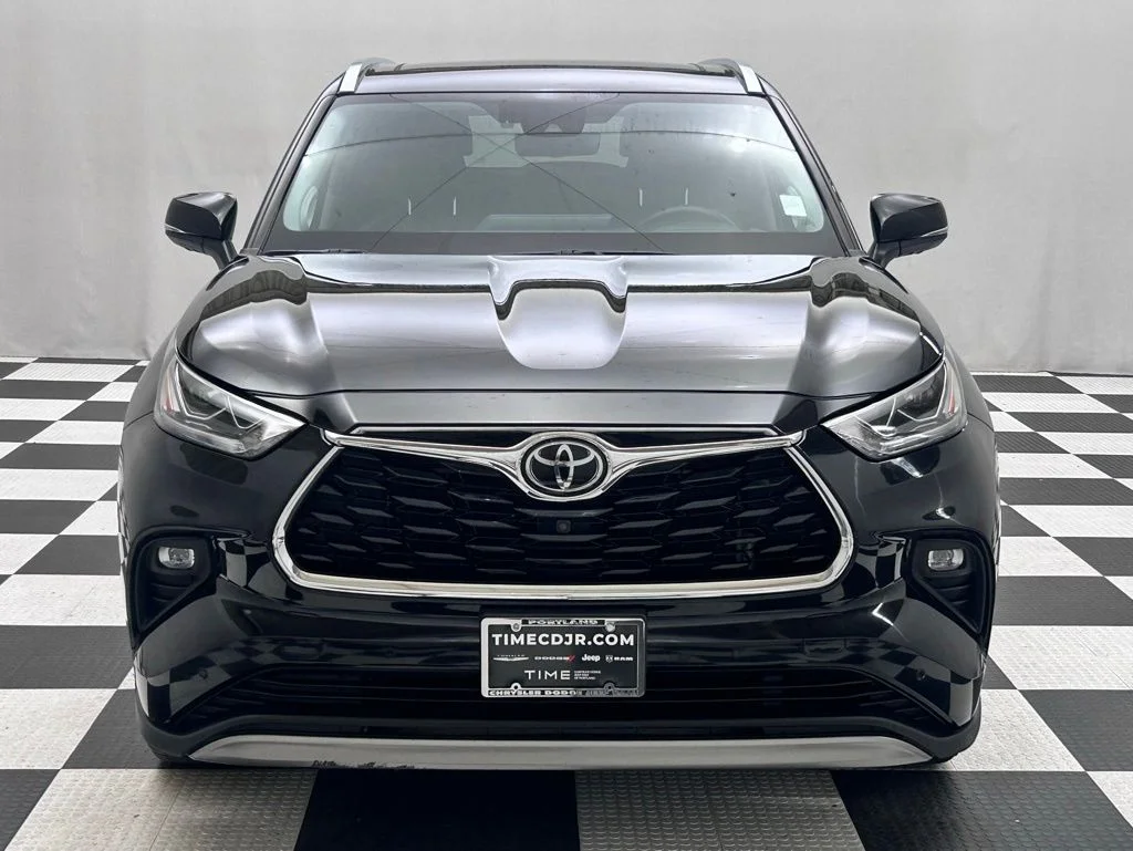 Used 2022 Black Toyota Platinum image 3