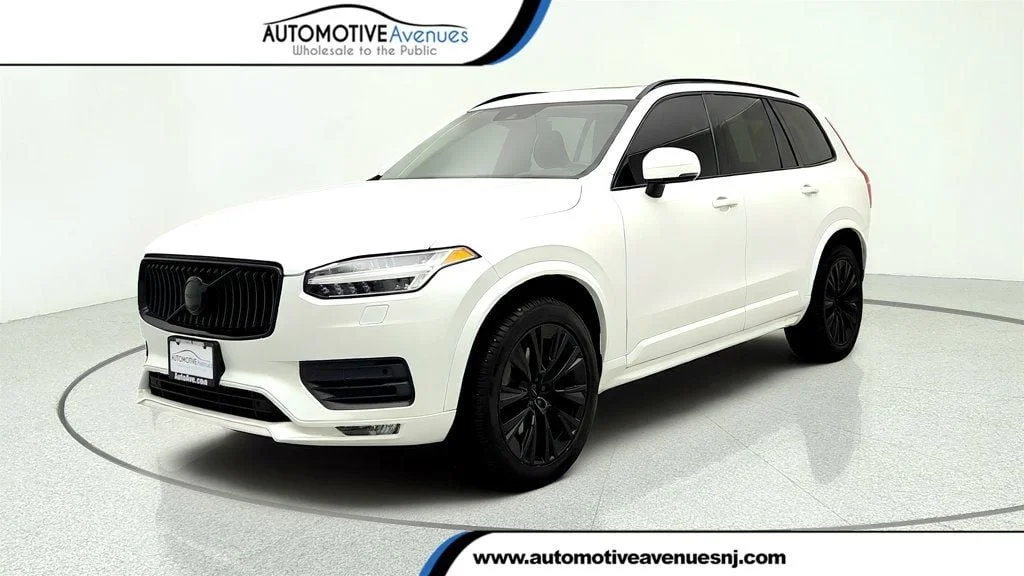 Used 2021 Crystal White Metallic Volvo T6 AWD Momentum 7-Seater w/ 20’’  5-Multi Spoke Alloy Wheels image 1