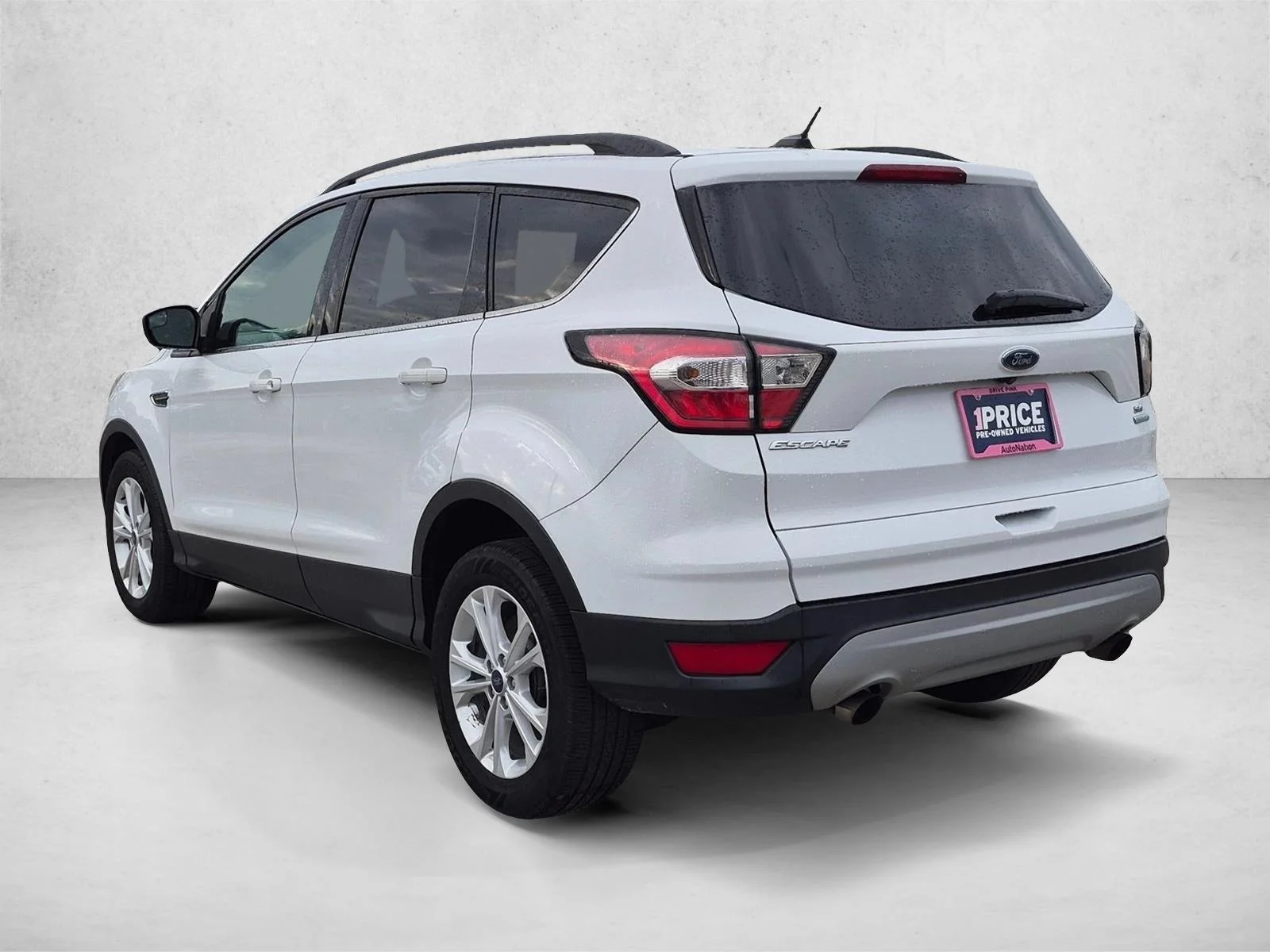 Used 2018 Oxford White Ford SE image 7