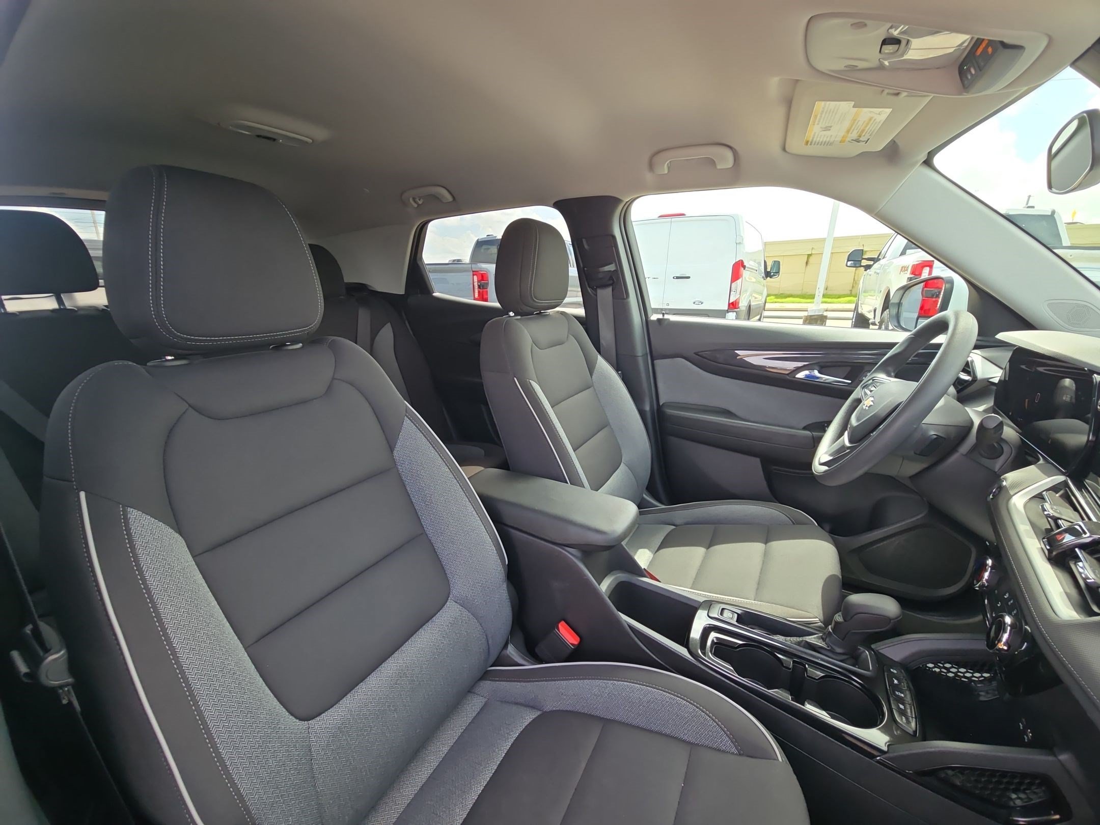 Used 2025 Summit White Chevrolet LT image 29