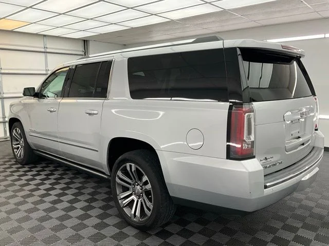 Used 2019 Silver GMC Denali image 21