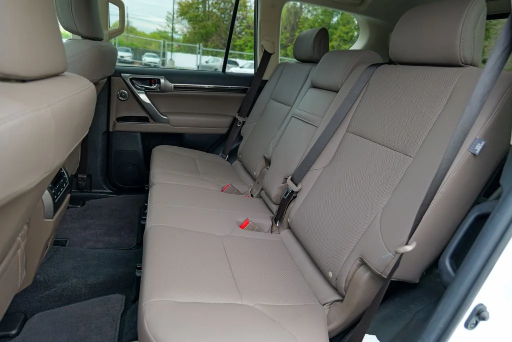 Used 2023 White Pearl Lexus 460 image 29