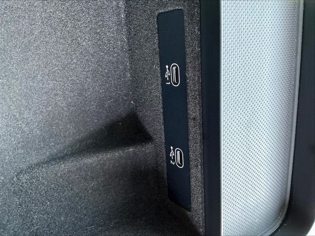 Used 2025  Audi 55 Premium image 18