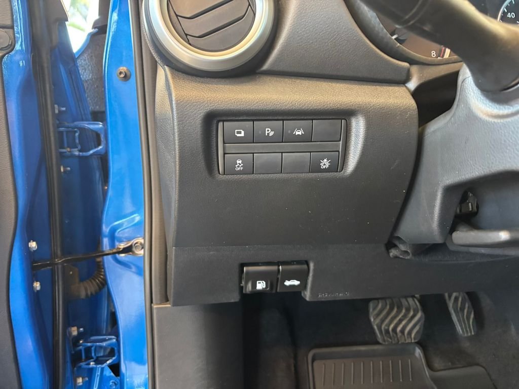Used 2022 Blue Nissan 1.6 S image 16